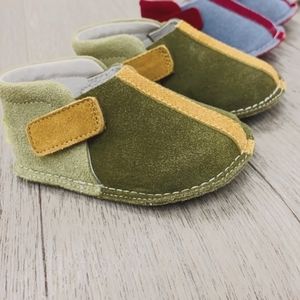COPY - Pipit Infant suede leather crawler green